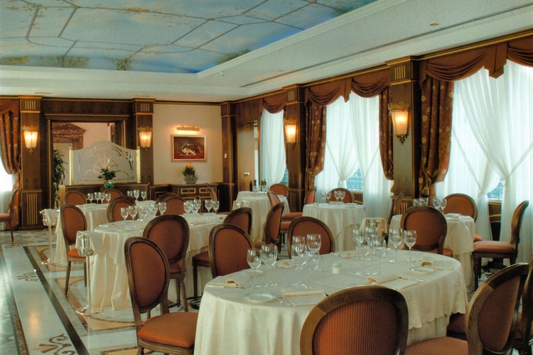 斯特拉迪瓦里餐厅 安德瑞欧拉中心 酒店 米兰