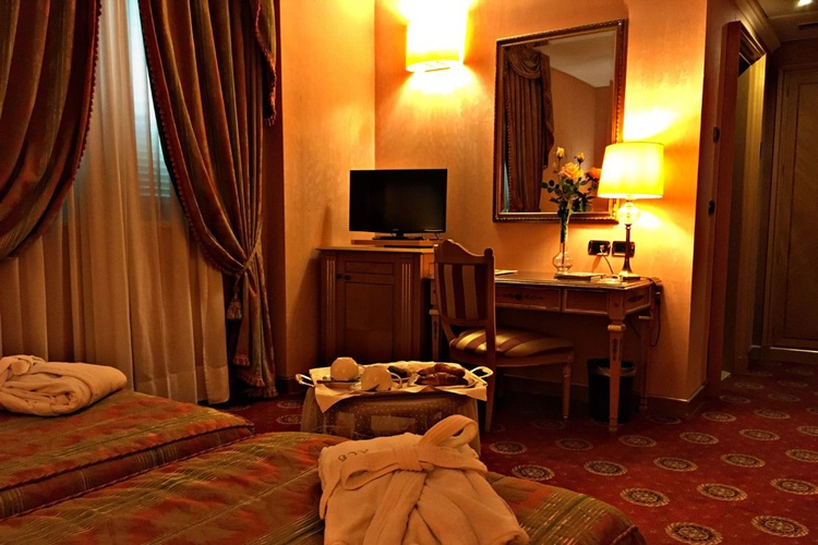 優越的房間有兩張床 安德瑞欧拉中心 酒店 米兰