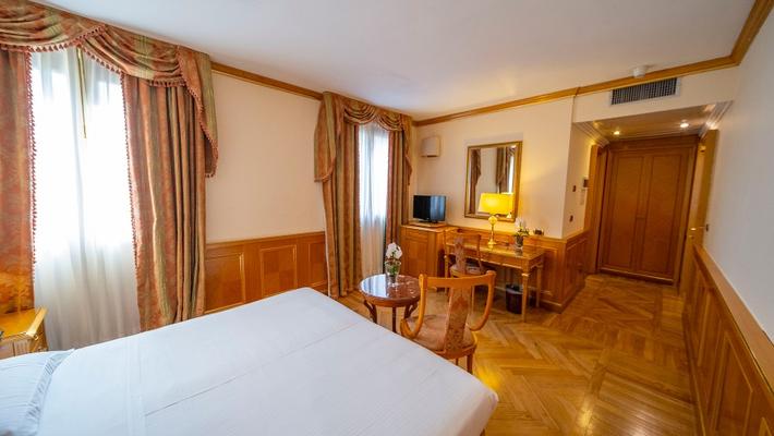 DOUBLE SUPERIOR ROOM FOR SINGLE USE 安德瑞欧拉中心 酒店 米兰 DOUBLE SUPERIOR ROOM FOR SINGLE USE 安德瑞欧拉中心 酒店 米兰